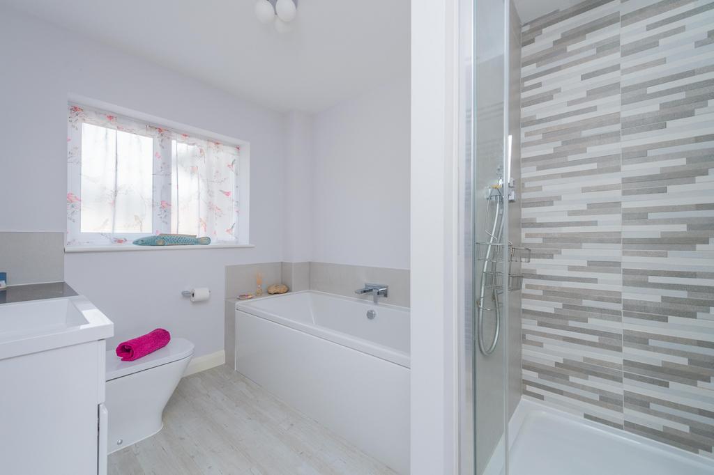 21 Pyon Close29