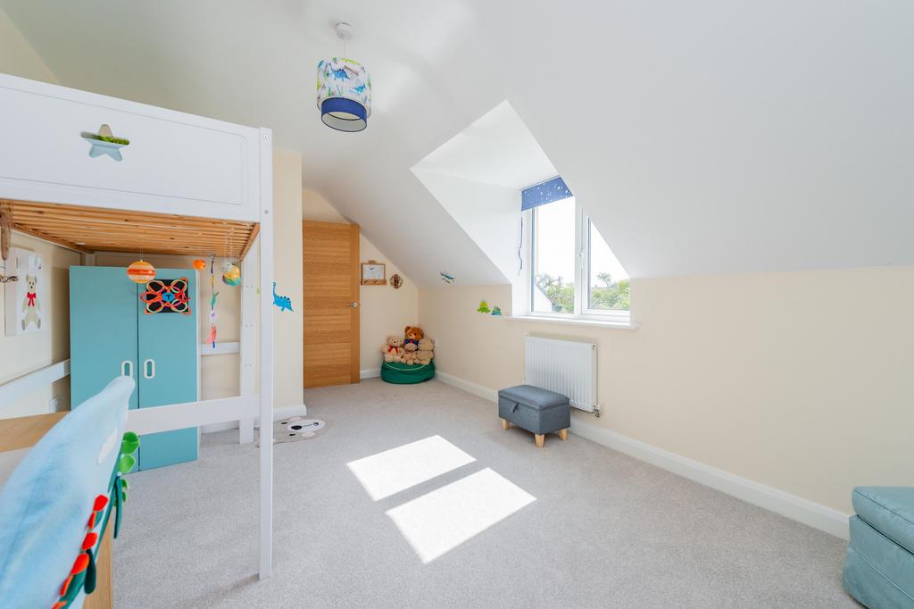 21 Pyon Close32
