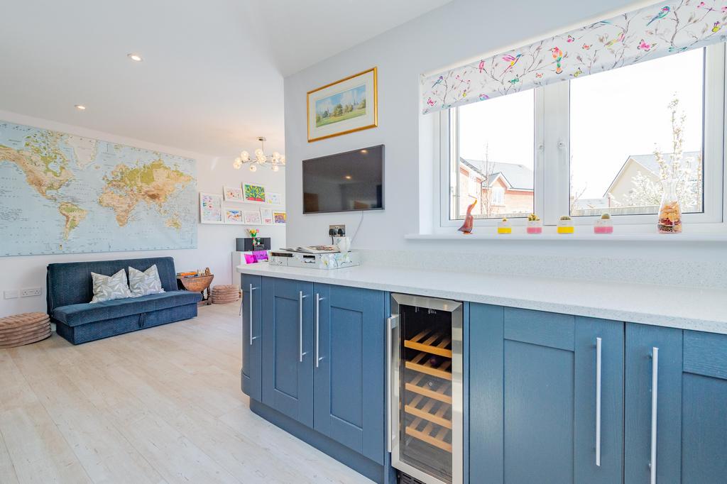 21 Pyon Close06