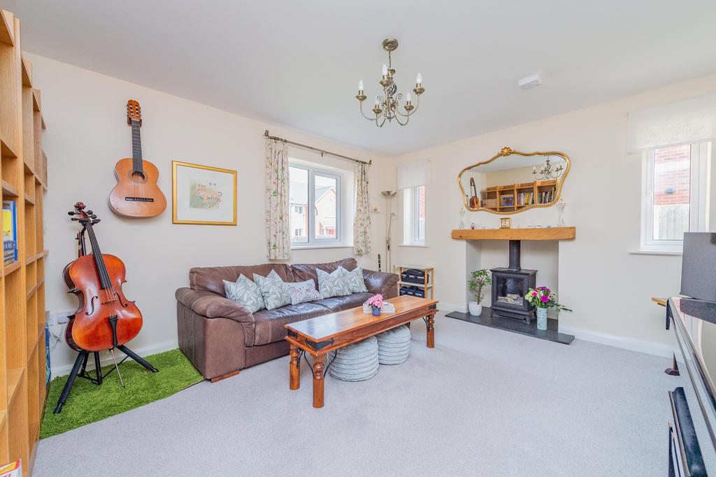 21 Pyon Close09