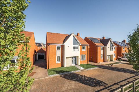 4 bedroom detached house for sale, Exmoor Avenue, Biggleswade SG18