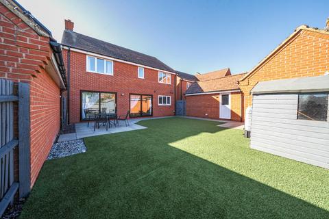 4 bedroom detached house for sale, Exmoor Avenue, Biggleswade SG18