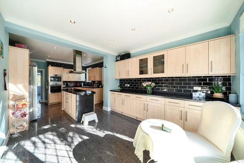 91 Woodcote Grove Road, Coulsdon, CR5 2AN