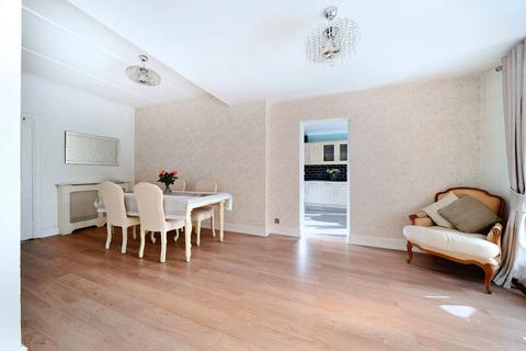 91 Woodcote Grove Road, Coulsdon, CR5 2AN