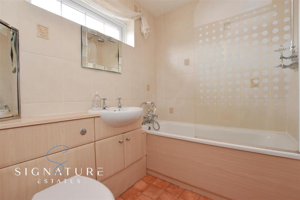 Bathroom (17).jpg