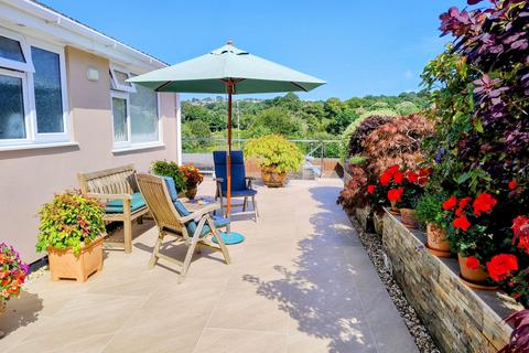 5 Bishops Close, Truro, TR1 3RR