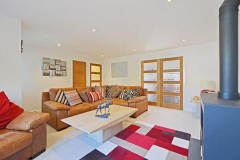 5 Bishops Close, Truro, TR1 3RR