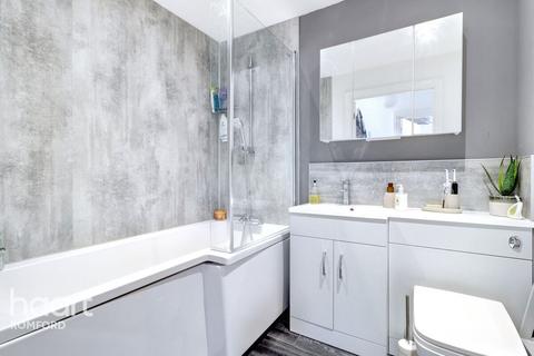1 bedroom apartment for sale, Fourth Avenue, Romford, RM7 0UA