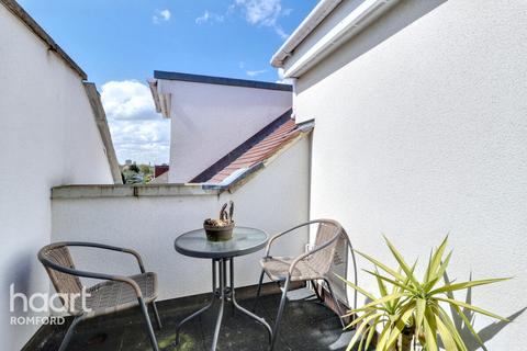 1f Fourth Avenue, Romford, RM7 0UA