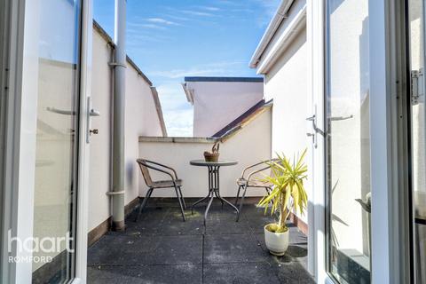 1f Fourth Avenue, Romford, RM7 0UA