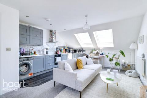 1f Fourth Avenue, Romford, RM7 0UA