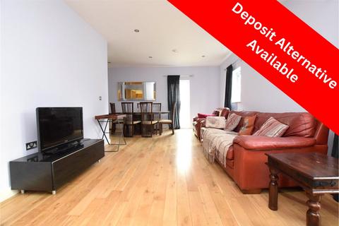 3 bedroom apartment to rent, Vestry Court, Romford RM7