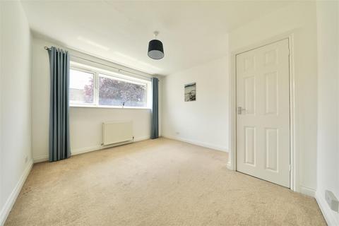 3 bedroom terraced house for sale, Park Avenue, Cottingham
