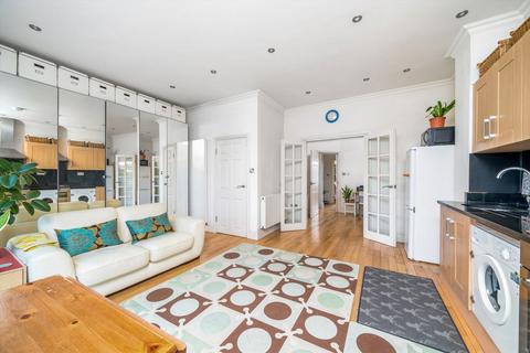 2 bedroom flat for sale, Hammersmith Grove, London W6