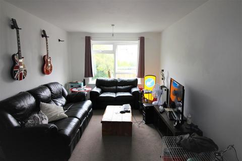 2 bedroom apartment to rent, Gordon Court, Camberley GU15
