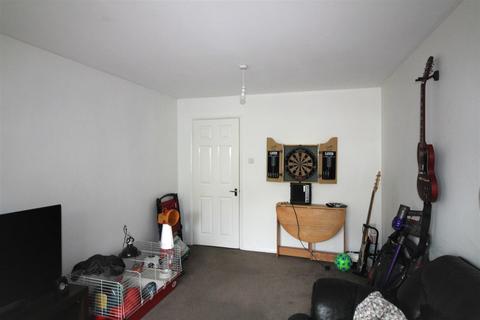 2 bedroom apartment to rent, Gordon Court, Camberley GU15