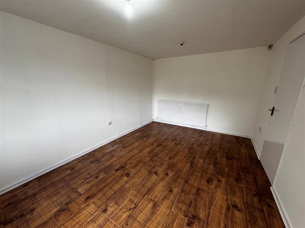 Living room 2.jpg