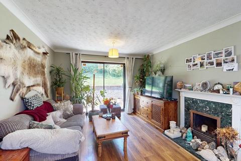 65 Allard Close, Northampton, NN3 5LZ