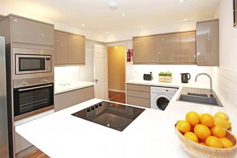 1 bedroom in a house share to rent, Dallamoor, Hollinswood, Telford, Shropshire, TF3