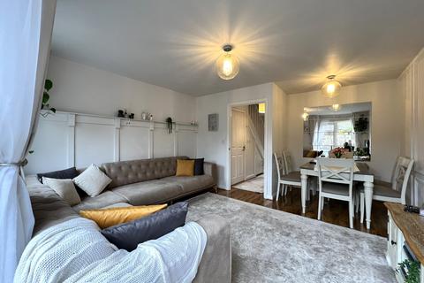 5 Perch Close, Manchester, M12 5GW