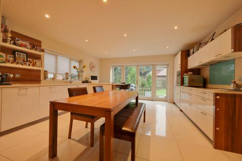 4 bedroom detached house for sale, Folders Lane, Burgess Hill, RH15