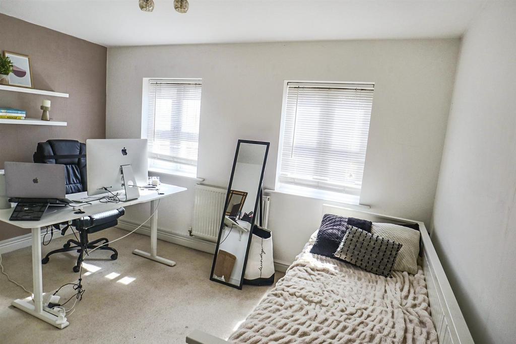 Bedroom 2 (rear)