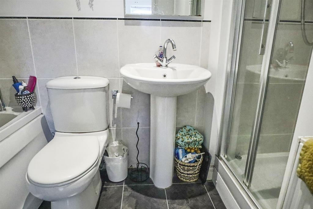 Modern Bathroom (side)