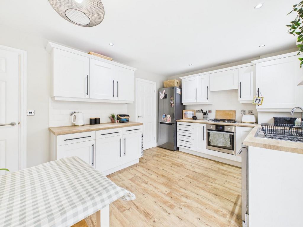 CAM04899 G0-PR0081-STILL002.jpg