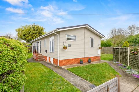 2 bedroom park home for sale