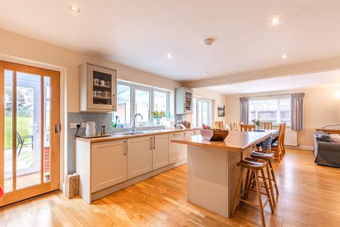 undefined, Spacious Family Home in Brancaster Staithe with Sea Views