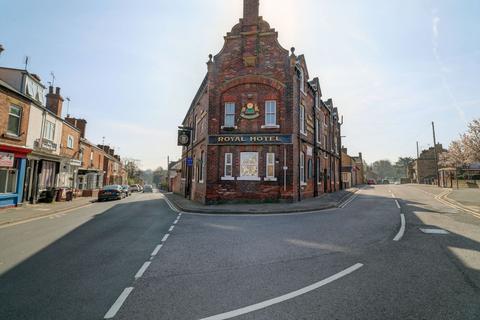 Studio to rent, Station Road, Eckington, S21