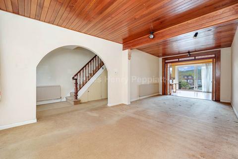15 Woodfield Drive, East Barnet, Barnet, EN4 8PE