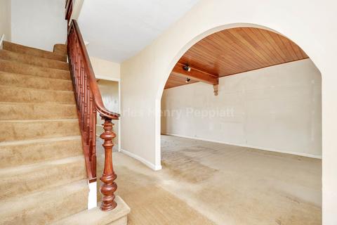15 Woodfield Drive, East Barnet, Barnet, EN4 8PE