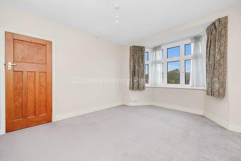 15 Woodfield Drive, East Barnet, Barnet, EN4 8PE