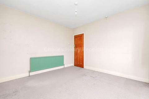 15 Woodfield Drive, East Barnet, Barnet, EN4 8PE