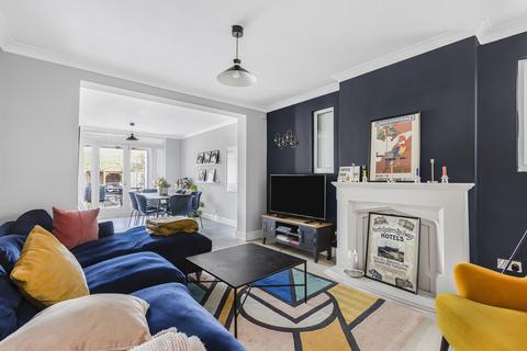 77 Castle Road, St Albans, AL1 5DQ