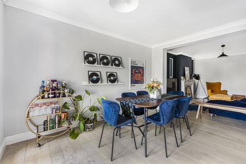 77 Castle Road, St Albans, AL1 5DQ