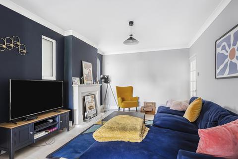 77 Castle Road, St Albans, AL1 5DQ