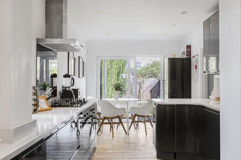 77 Castle Road, St Albans, AL1 5DQ