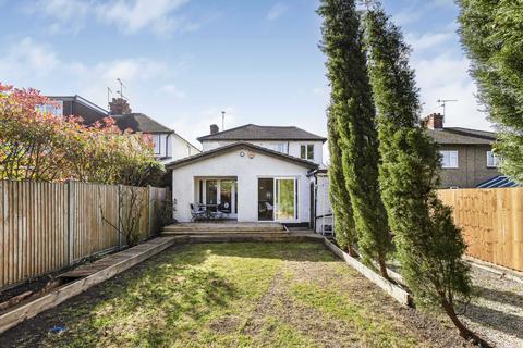 77 Castle Road, St Albans, AL1 5DQ