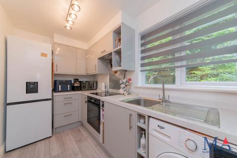 undefined, Yew Tree Court, Elstree