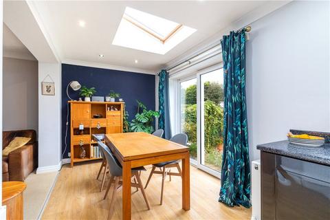 27 Harecroft Road, Otley, LS21 2BG