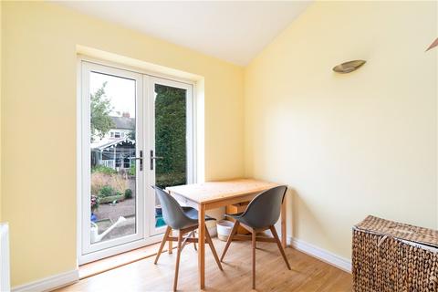27 Harecroft Road, Otley, LS21 2BG