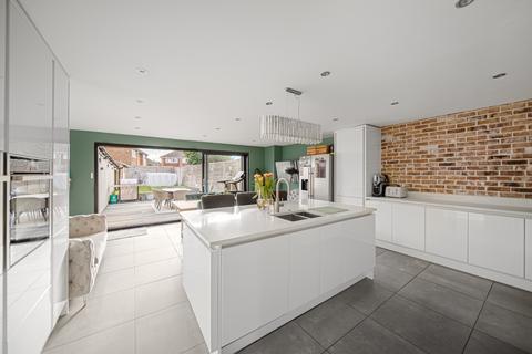 17 Imperial Drive, Gravesend, DA12 4LL