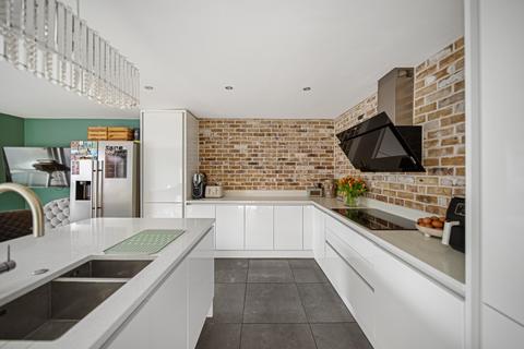 17 Imperial Drive, Gravesend, DA12 4LL