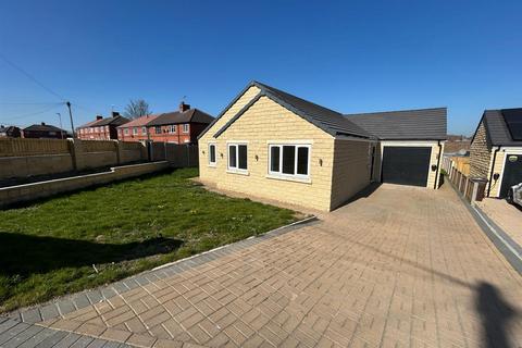 3 bedroom detached bungalow for sale, Green Lane, Cutsyke, Castleford