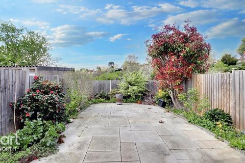 15 Forge Road, Kenilworth, CV8 2HR