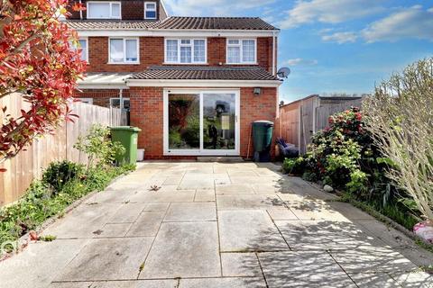 15 Forge Road, Kenilworth, CV8 2HR