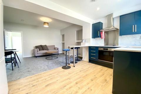 4 bedroom house to rent, Portland Street, Bristol BS16
