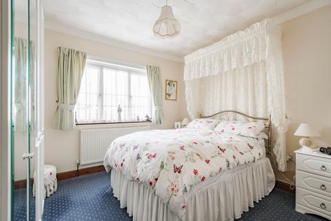 11 Bosquet Close, Lowestoft, NR32 4WU